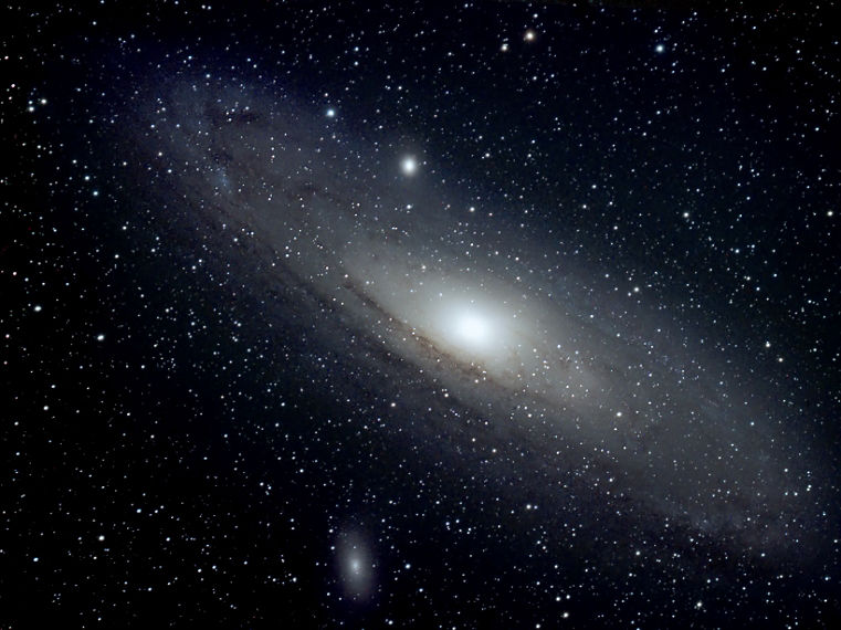 M31 with Vixen ED80 and Moravian G2-8300 colour camera